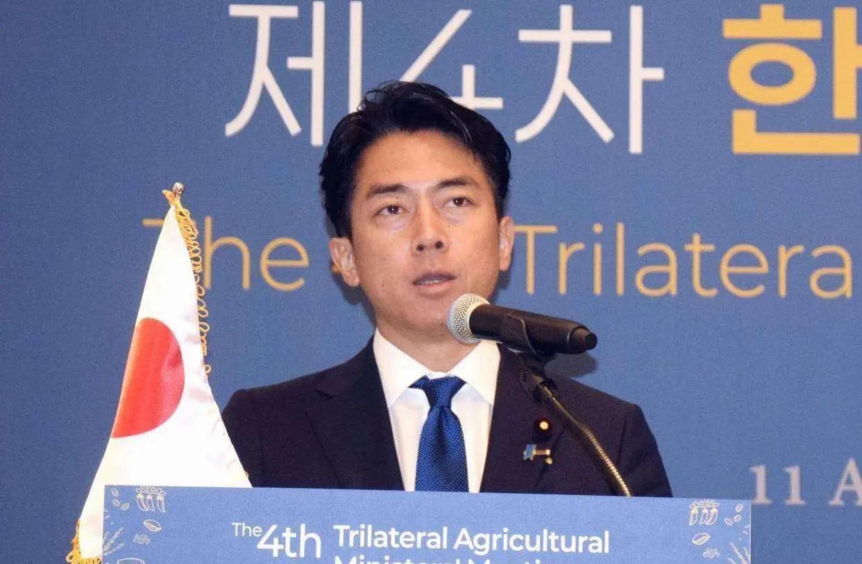 果不其然。
 
据媒体报道，日本防卫大臣小泉进次郎突然宣布了，要让自卫队“确保台