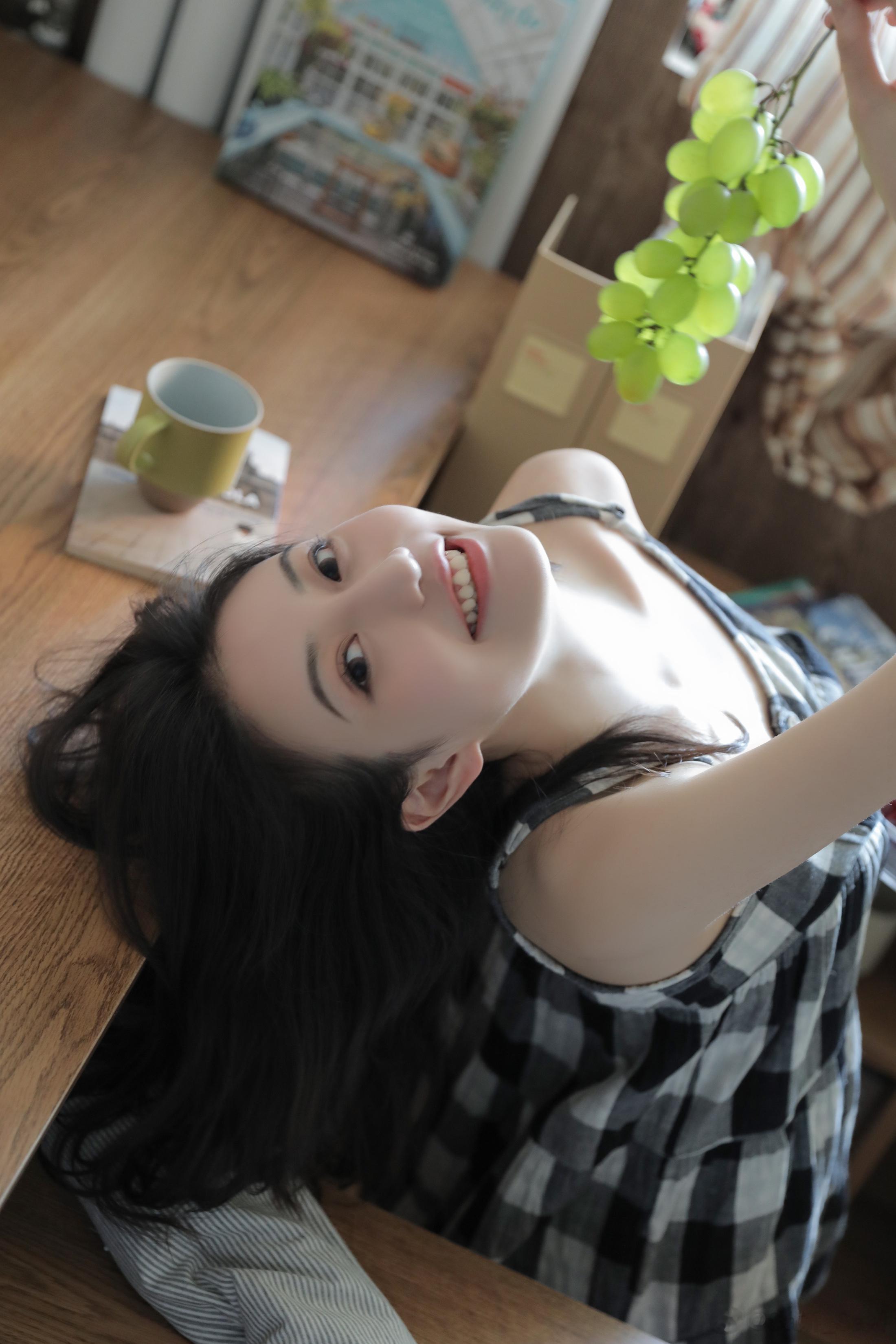 藏在葡萄里的甜🍇💚 摄影：​​​