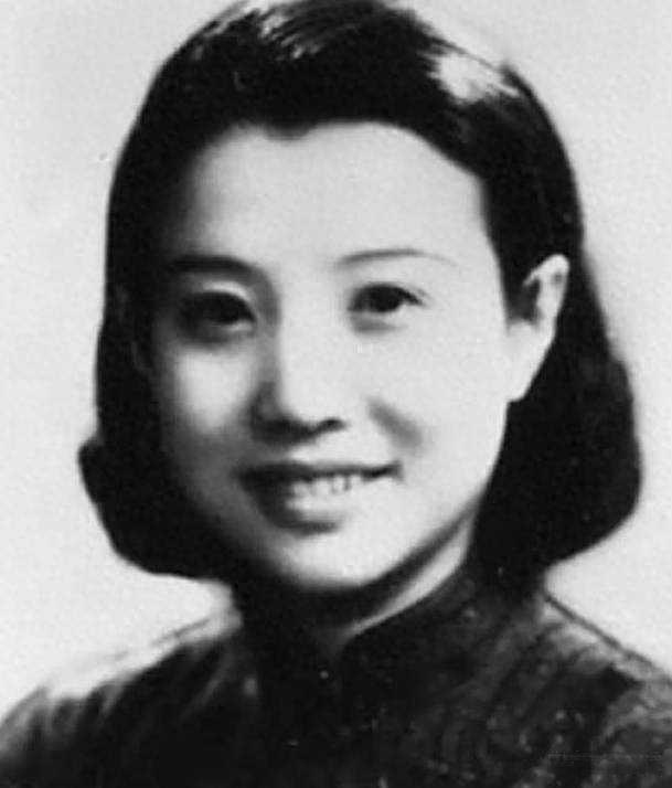 1955年，毛主席看到枪决名单后，大怒：她可是咱全党的恩人！
 
这份名单上的女