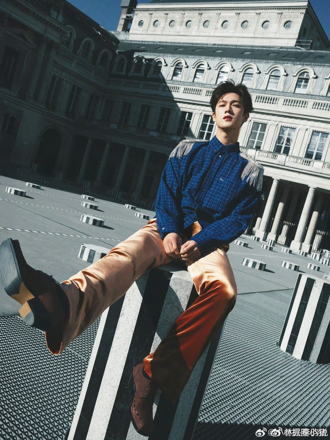 李昀锐巴黎时装周Dior大秀出图！太贵气了吧王子，真闪耀巴黎