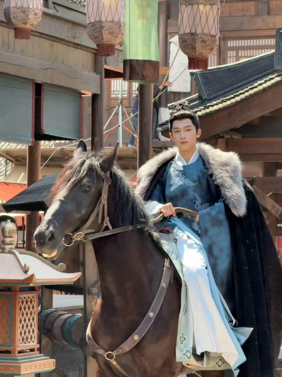 王星越怀瑾大人，给我卜一卦，康康我今年财运怎么样哈哈哈哈哈