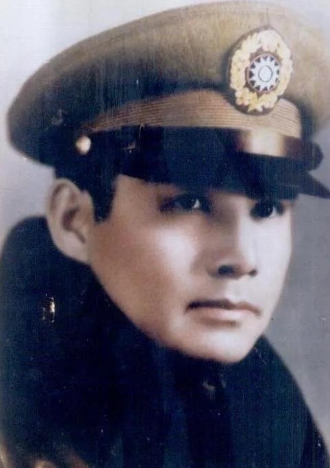 1947年，张灵甫将2000多名解放军俘虏，补充进整编74师，汤恩伯提醒：“敌军