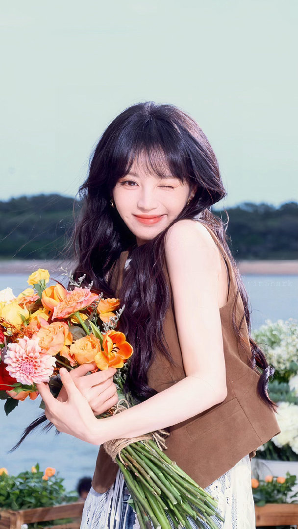 这个田曦薇如此美萌什么叫有效美貌？就是田曦薇这样——她的萌是自带滤镜的，她的美是