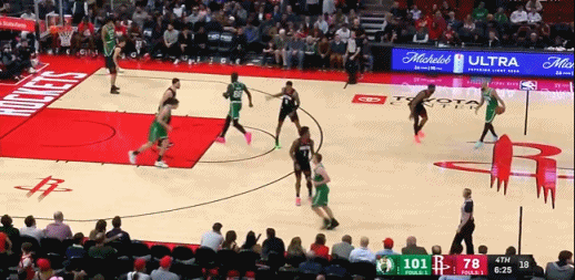 火箭防守烂透了
这个球真看不下去了
贾巴里史密斯像个无头苍蝇，申京像个怨妇……