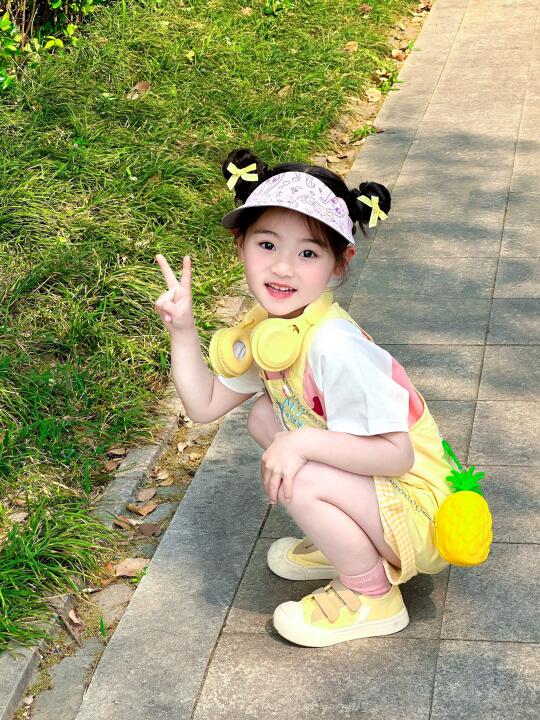 女孩子真的好可爱～