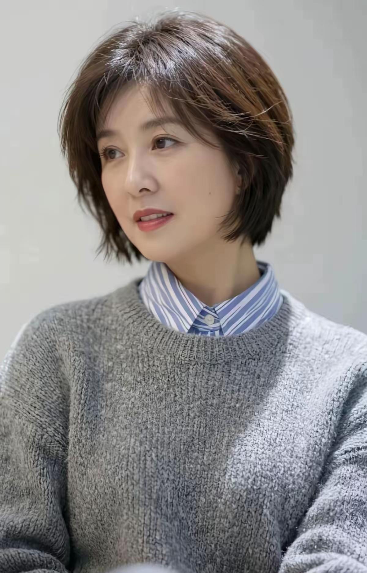 风韵犹存的老阿姨，年青时绝对迷倒一大片！