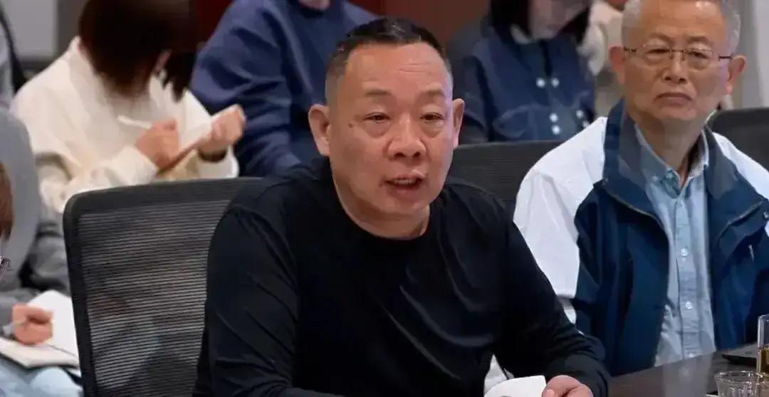 格局高下立判！
房东一口气暴涨2000万租金，本以为于东来会讨价还价、百般求情，