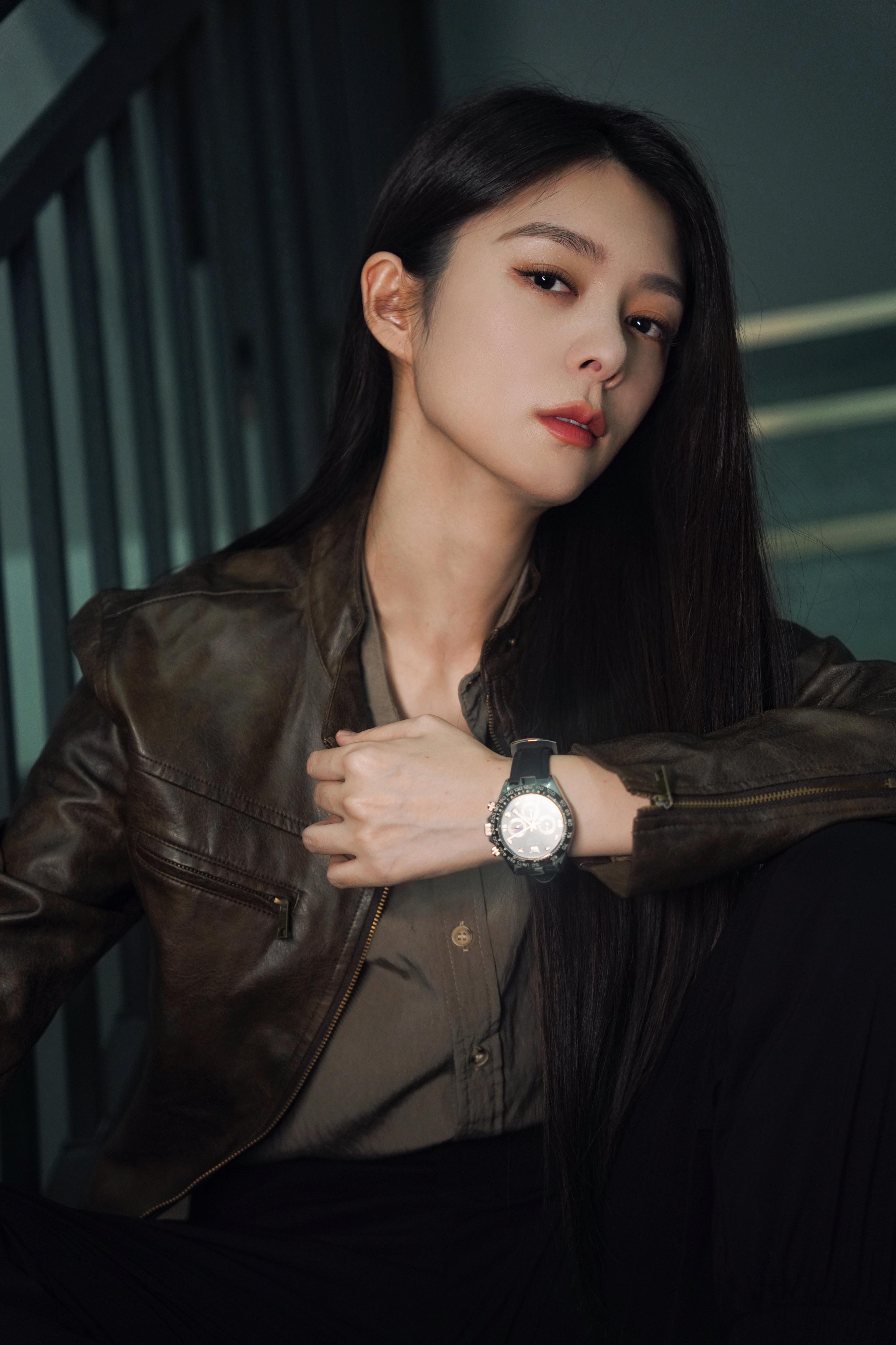 傅菁讲怪屋导演杀青后去急诊 被傅菁分享的幕后深深触动，一群年轻电影人咬牙攻坚，导