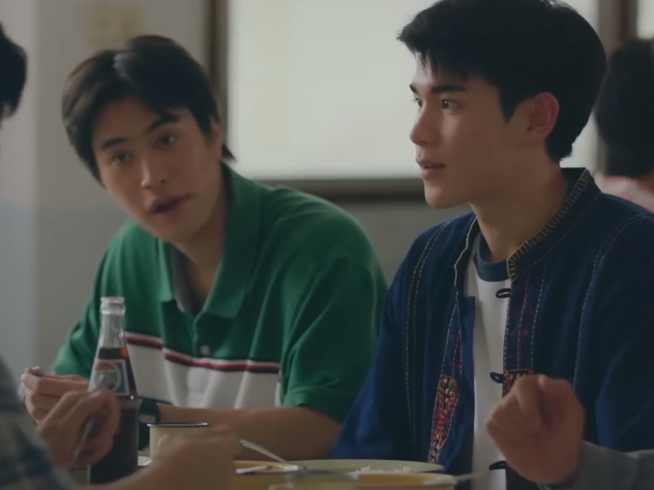 当你以为天堂票没广纸，巴哥穿着Tommy，kongdech喝着百事呢（年代版）。