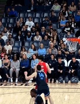 别再迷信冠军球队的板凳了。
对杨瀚森们来说，那可能是埋葬天赋的坟墓。
争冠球队的