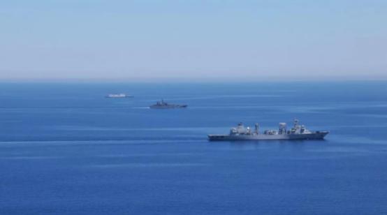 伊朗军舰抵达南非后被拒绝参加金砖国家海军演习！
南非此举的原因是，不愿意在其与美