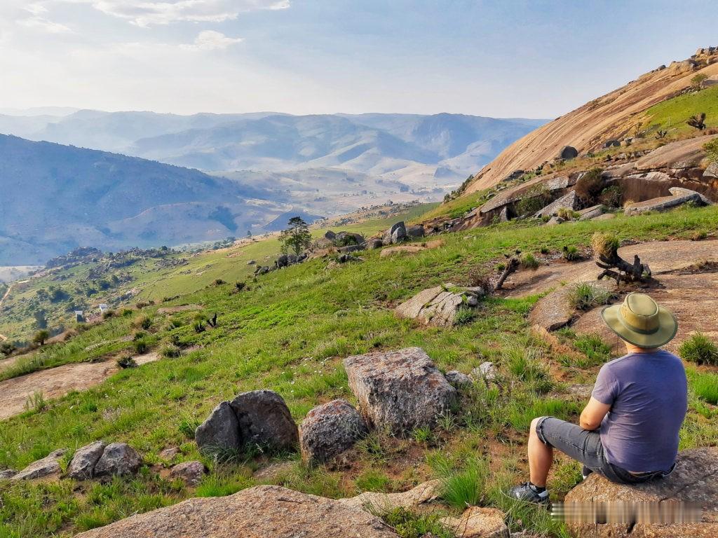 跑去非洲当上门女婿，一个月工资才6500人民币。
我2011年在非洲斯威士兰的时