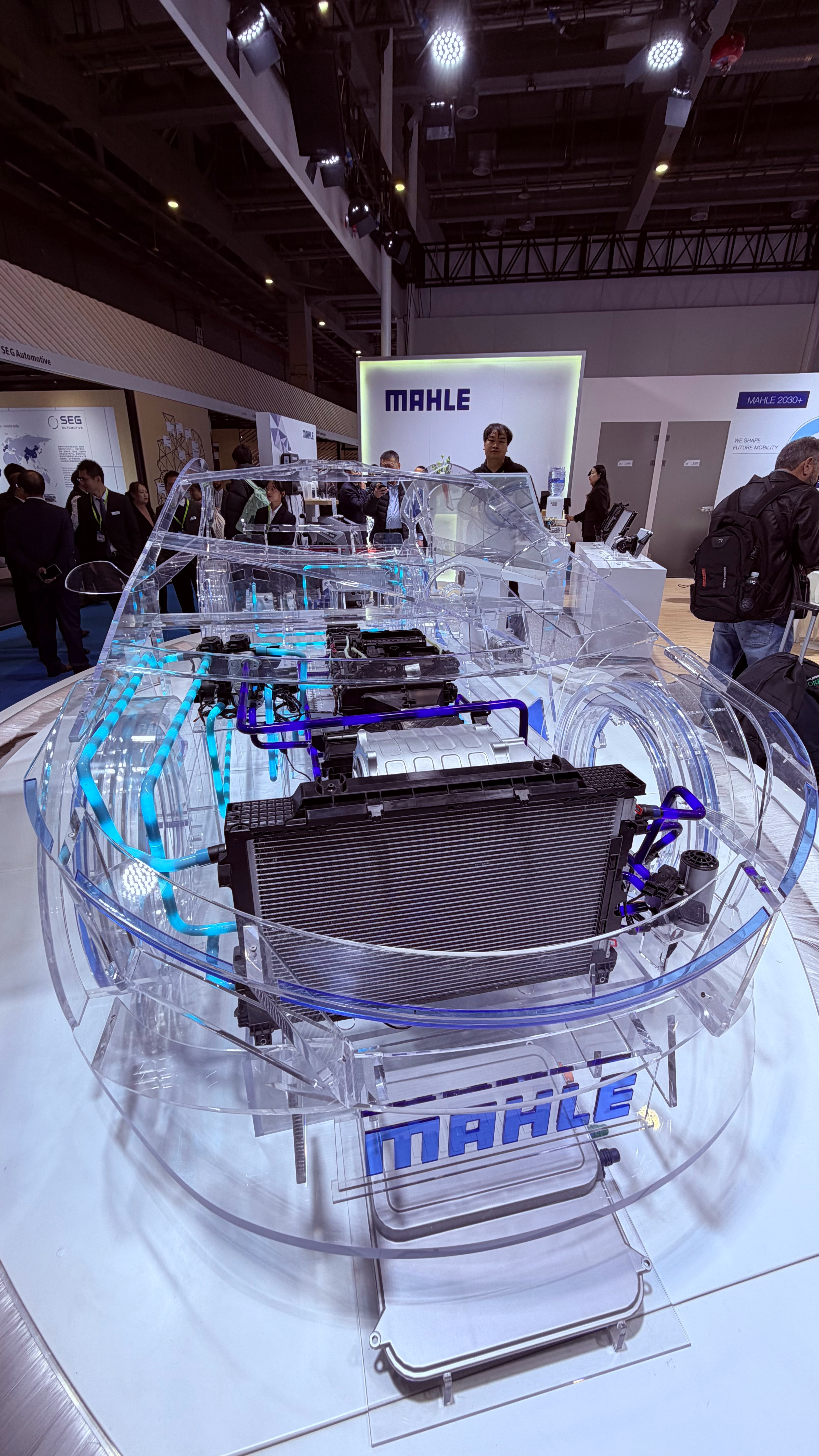 上海零配件展爆火背后：燃油车存量市场成巨头角逐主战场！2025上海国际汽车零配件