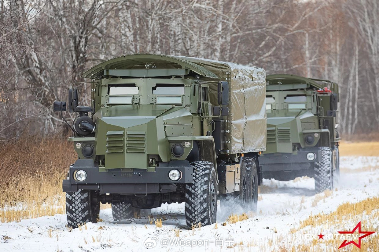 #兵器影像[超话]##俄乌局势新进展# 用于特种军事行动的 ATZ-8-4320