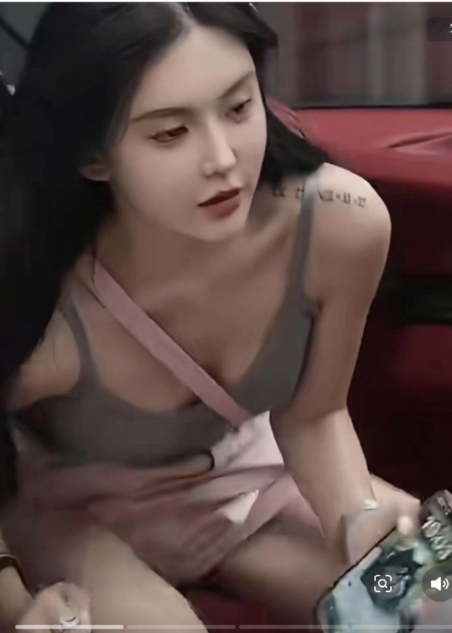 酒店员工持总卡夜闯女客房间，涉嫌强奸被刑
一个人住进泸沽湖景区酒店的李女士，凌晨