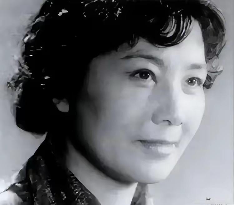 1949年北平解放前夕，韩复榘遗孀高艺珍准备逃往台湾，二儿子拦住她说了一句话，让