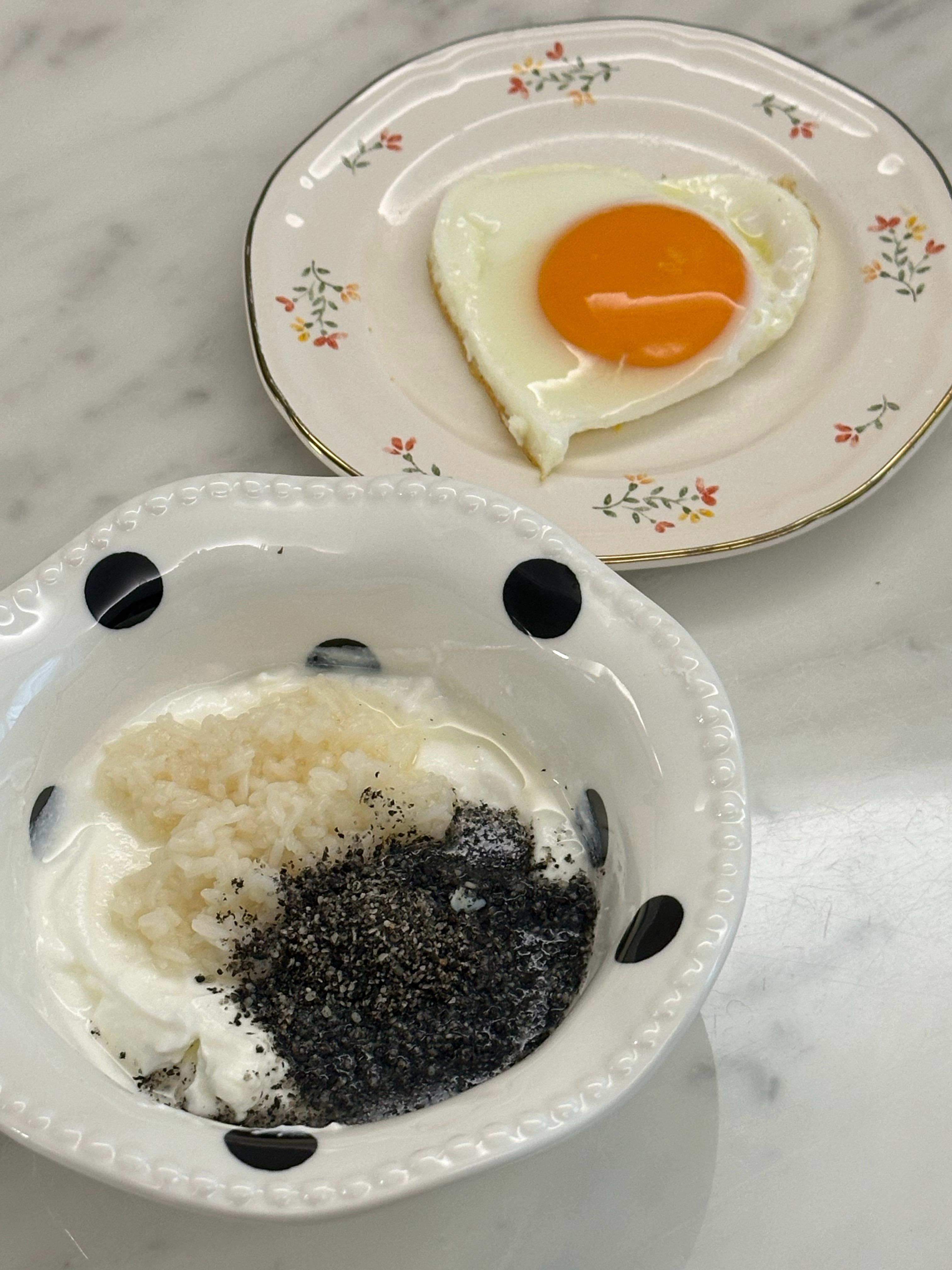 早～酒酿黑芝麻酸奶碗真不错 好吃
