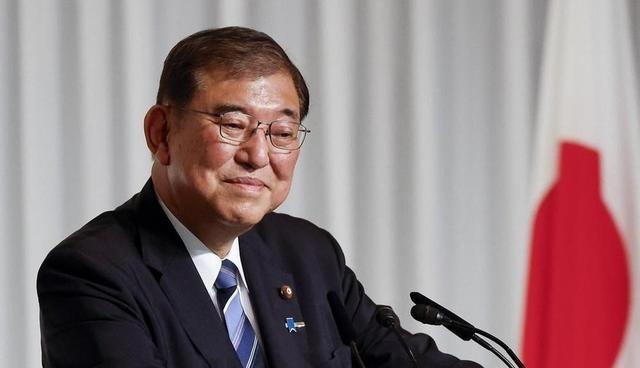 麻生为什么处心积虑的要把石破茂赶下台？石破茂在日本政坛混了几十年，从防卫厅长官做