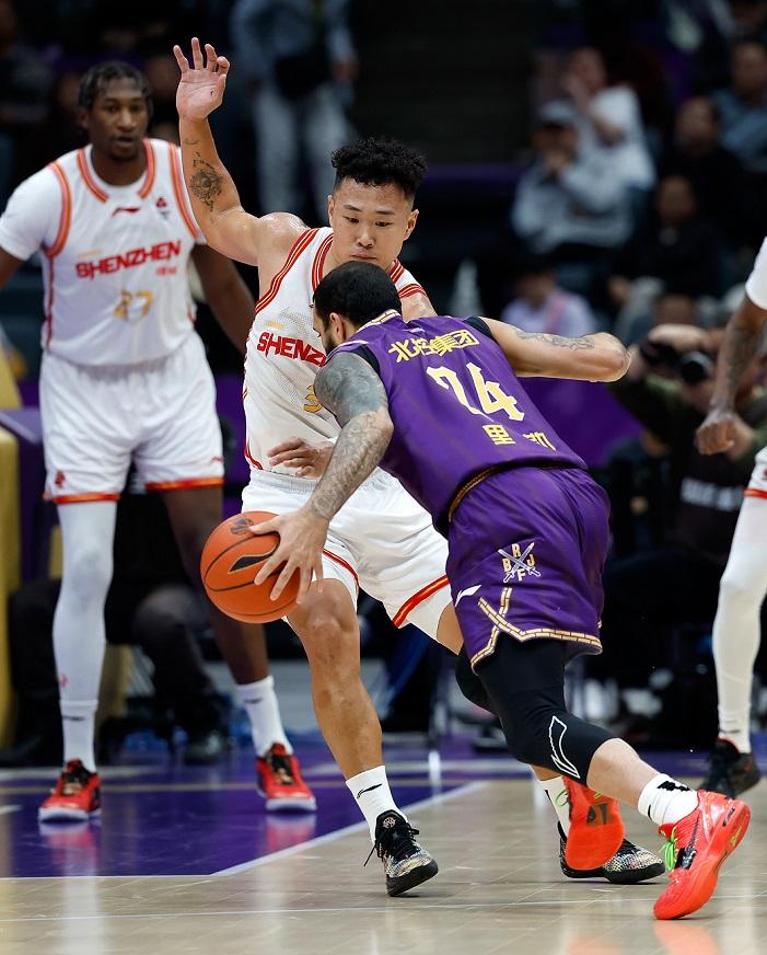 里勒独揽45分，北控男篮主场遭深圳男篮绝杀
 
4月4日晚，北控男篮坐镇国家体育