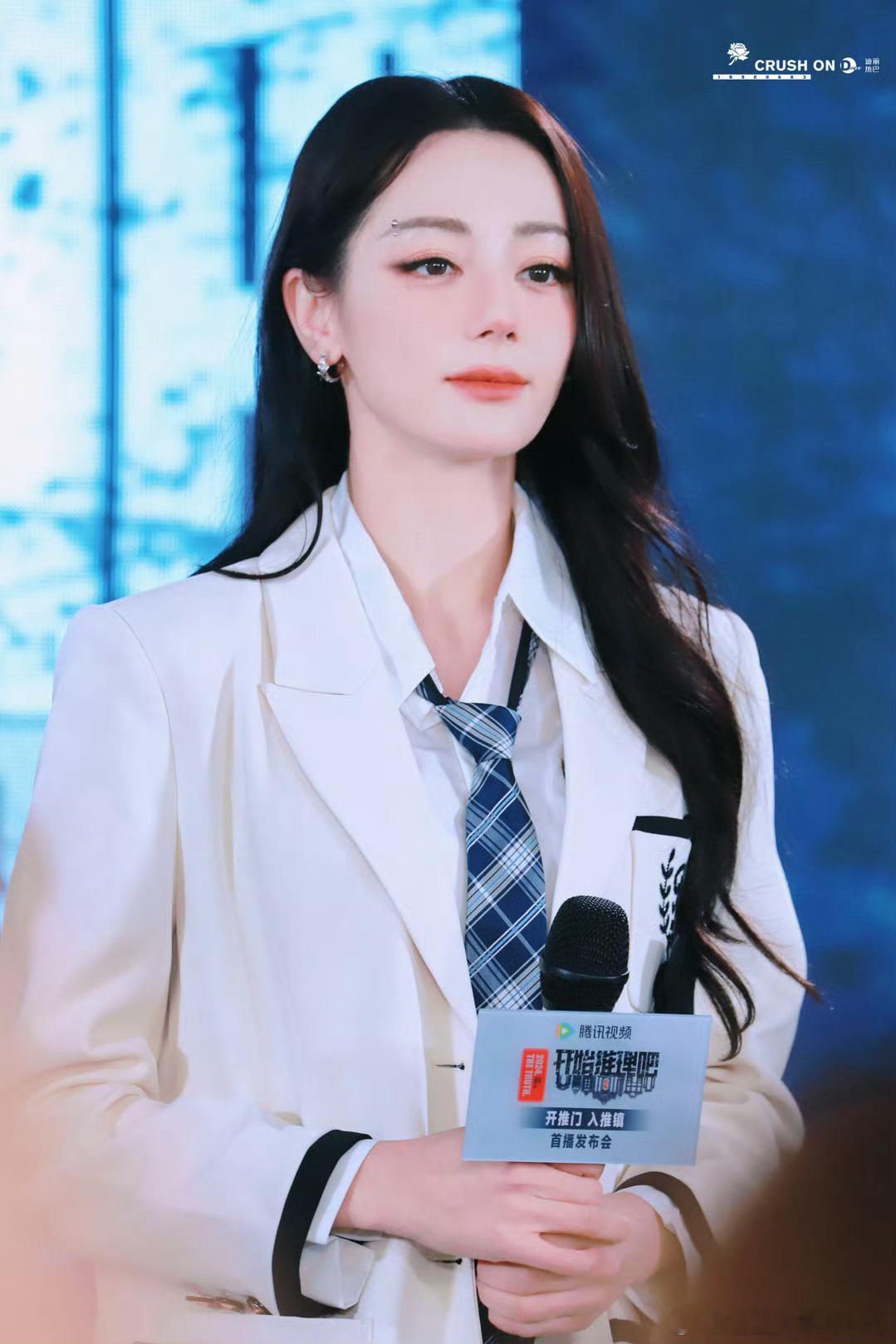 #迪丽热巴眉钉##迪丽热巴眉尾贴钻#拽酷学姐 ​​​