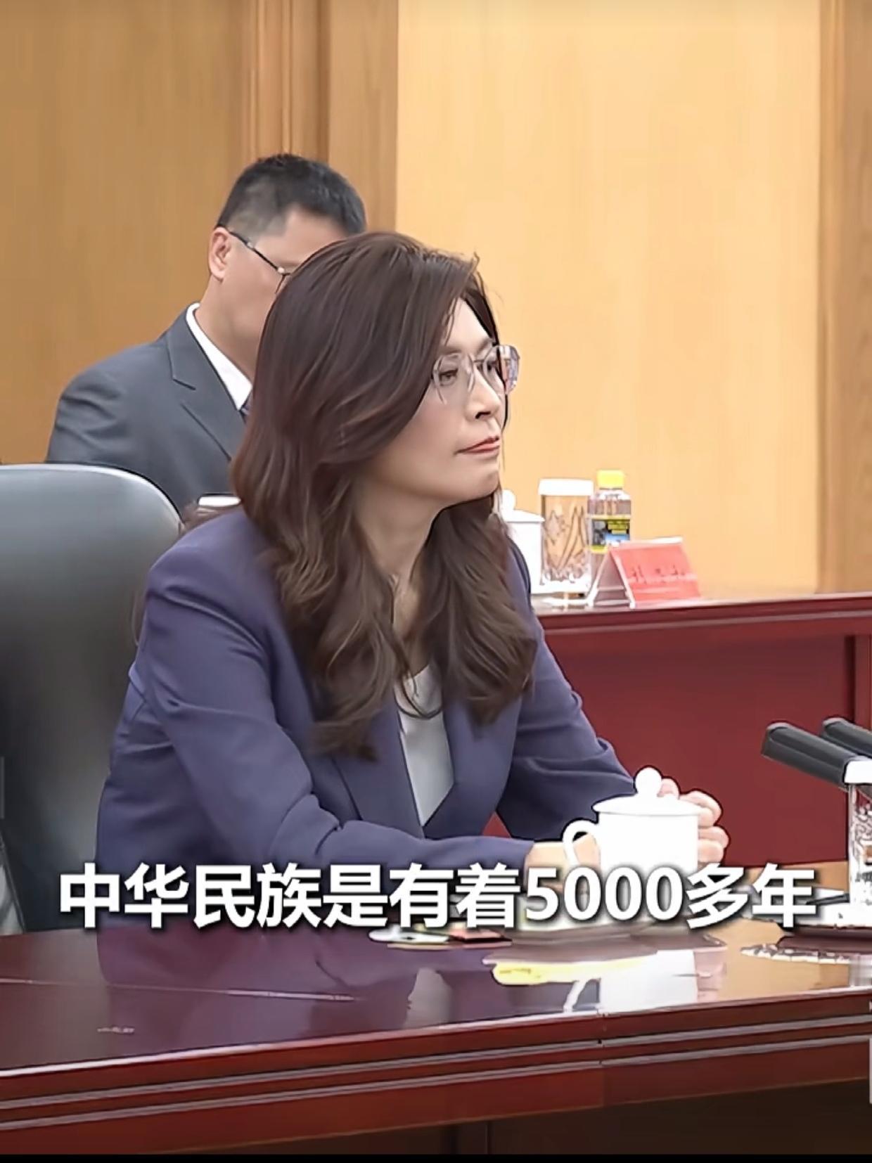 定风波•郑丽文主席访问北京(外一首)
李家宁(中国)
燕赵风清肇盛昌，京华日暖映