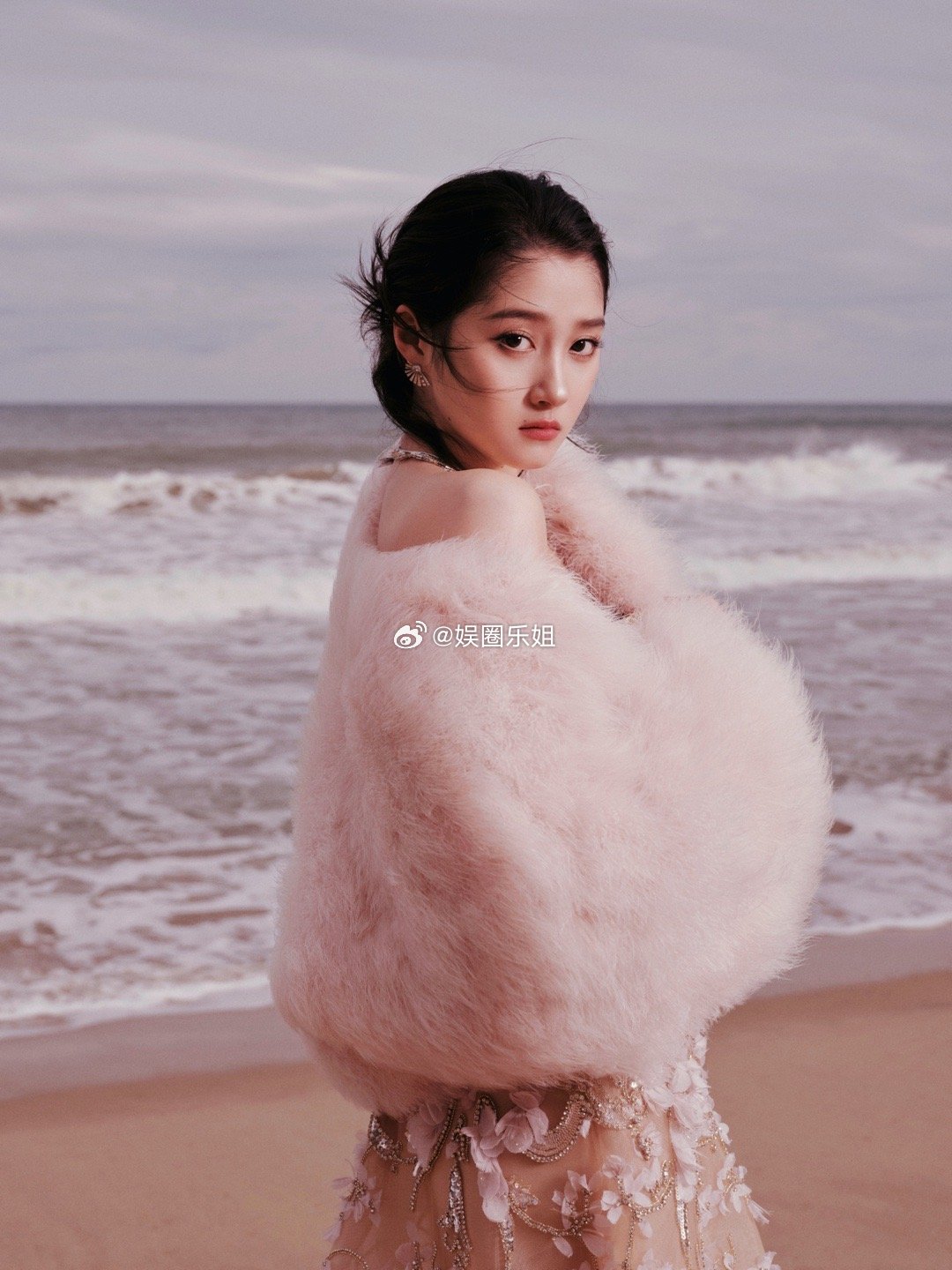 关晓彤ELLE风尚大典造型🦋礼服：Elie Saab 2025秋冬高定关晓彤全