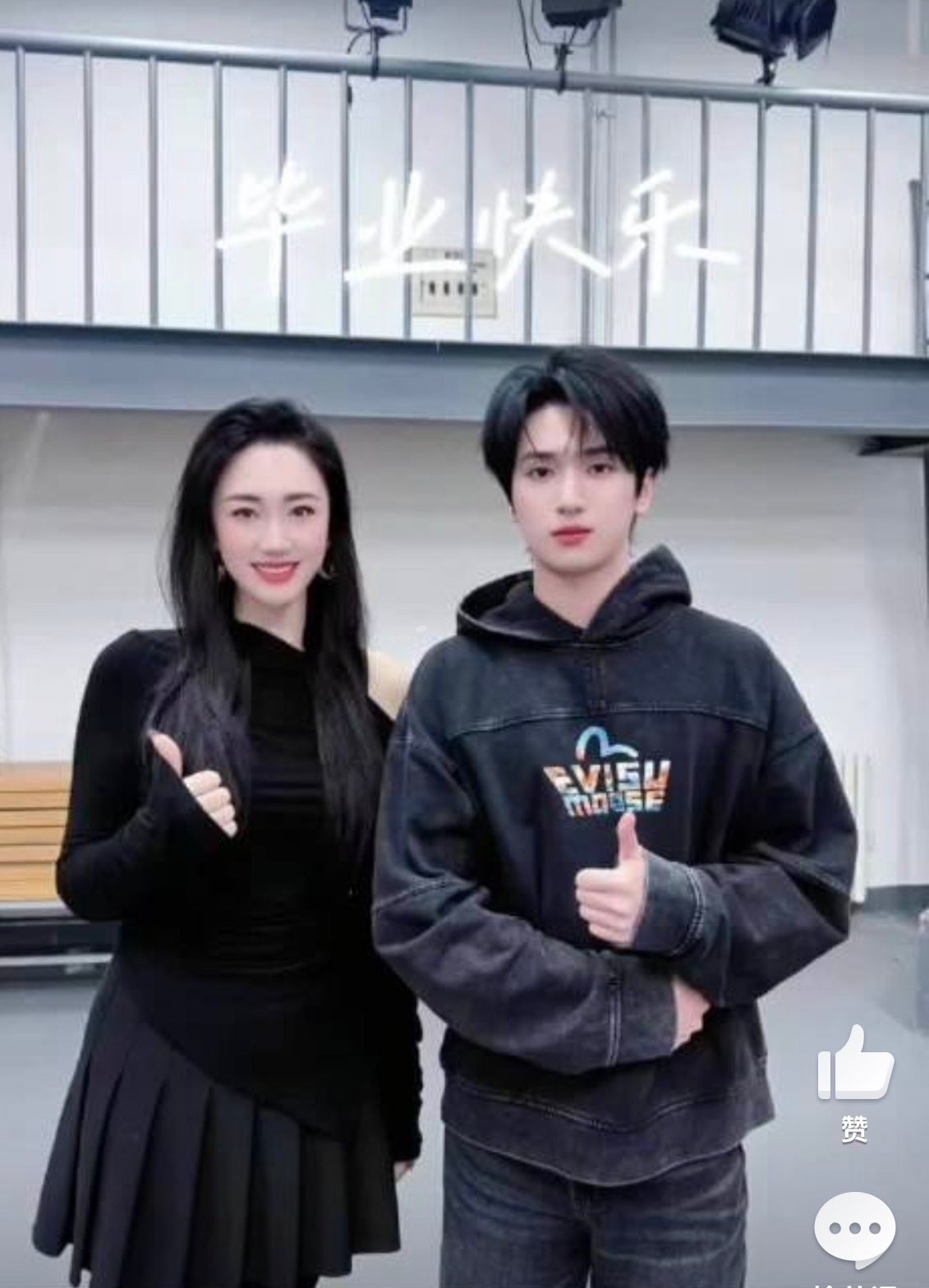 是浩翔声乐老师哦 