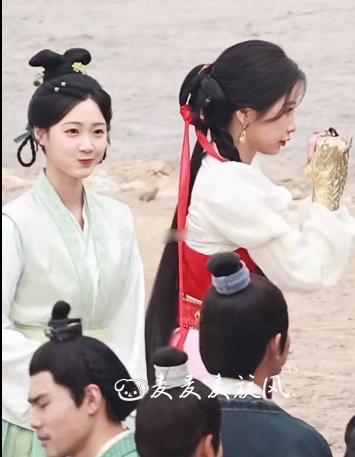 现在的古偶丫鬟都这么漂亮了 