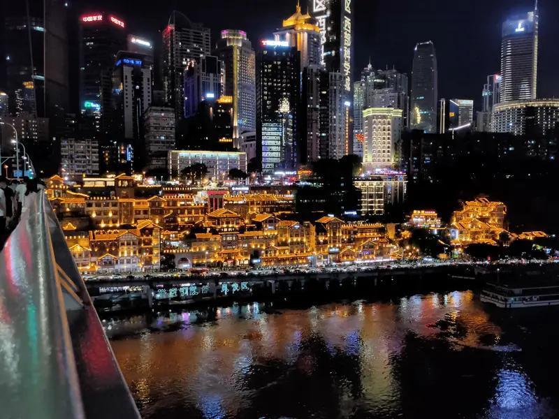 从你出生的一霎那起，你的一生已被注定，端什么碗，吃什么饭，经历什么事，和什么人什