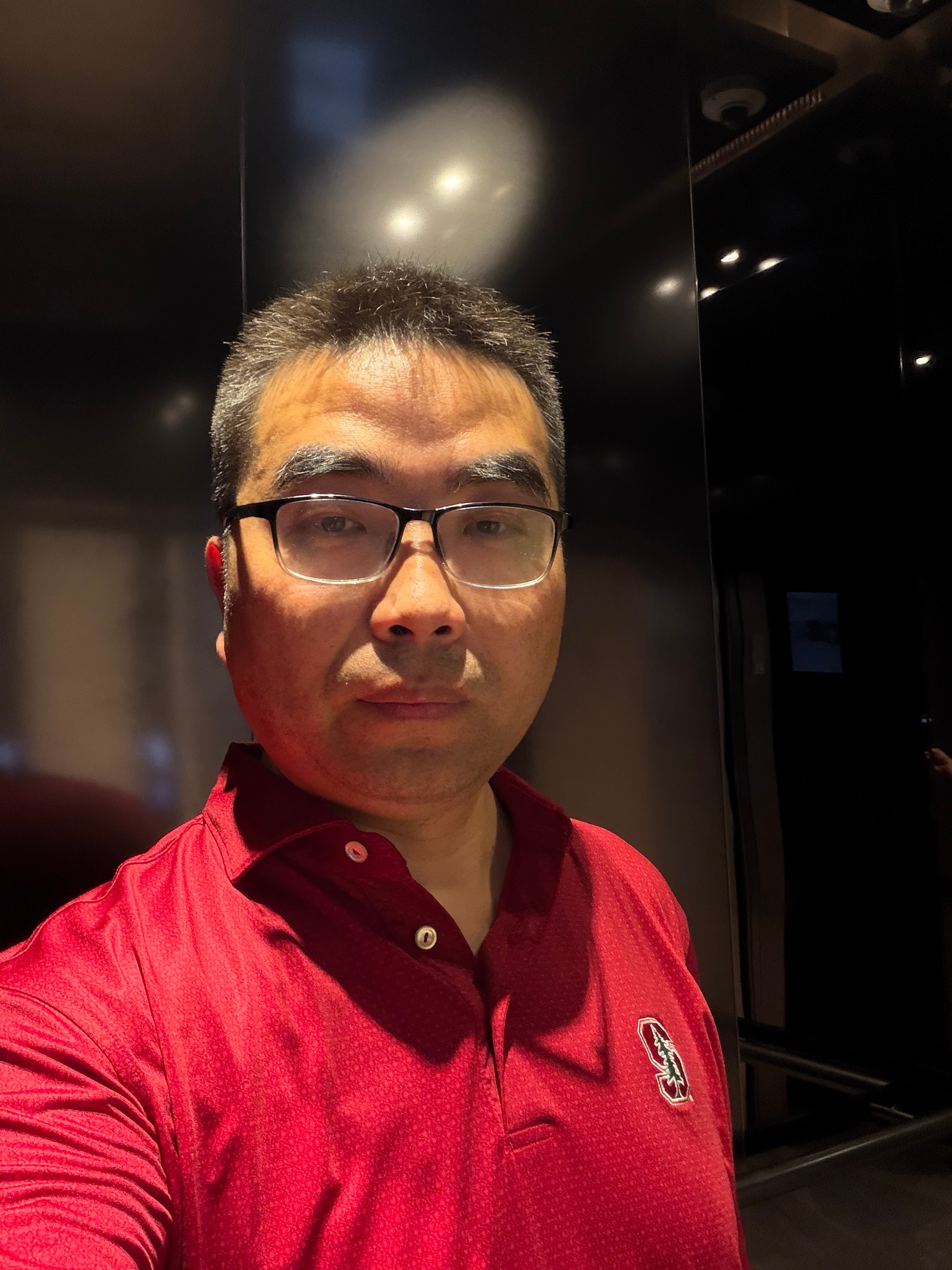 今天还去了下赌场体验生活，没输钱走出了赌场，如图。 开始输了300新币，后来毛票