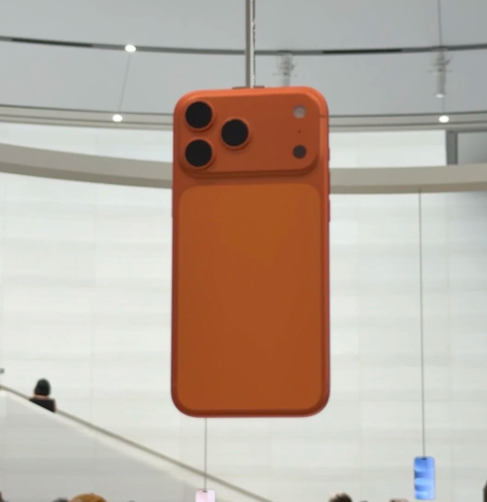 iPhone16背刺最大一代 库克好难，提升大喊背刺，提升小喊挤牙膏，无论咋样都