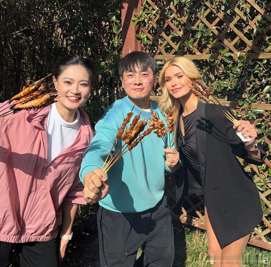 美食训练课！带练习吃中国烧烤！帕姐吃几串？ ​​​