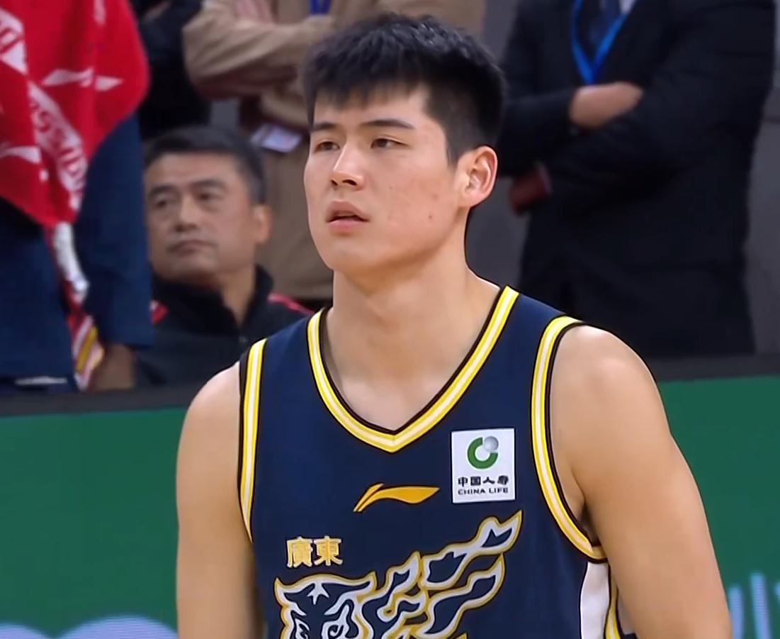 广东87-88浙江，不得不说的几个点：
1.最后时刻被约克这种超远的神仙三分球绝