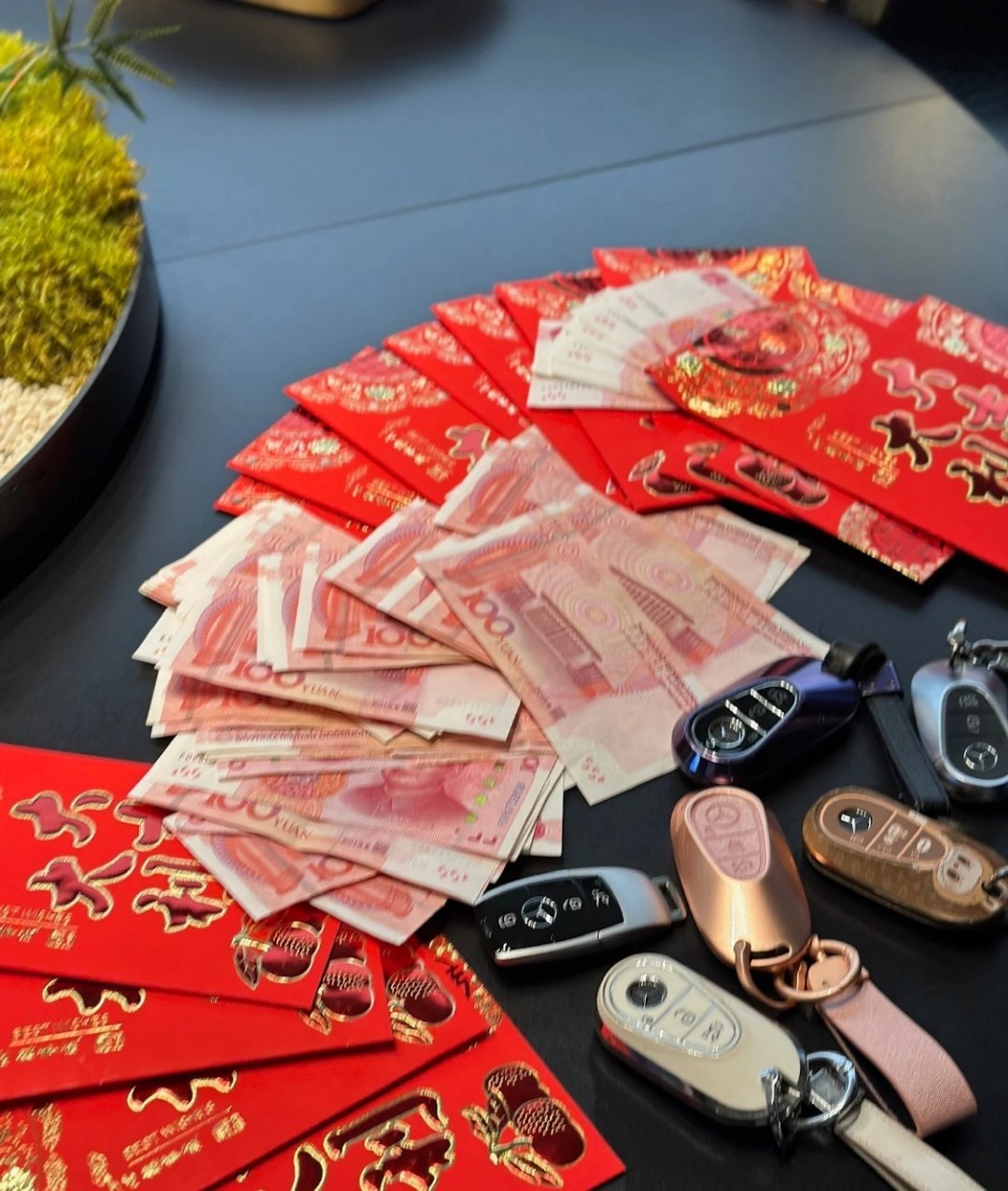 女子妇女节抽中月薪翻倍奖格局直接拉满！用月薪翻倍当节日礼物，把心意落到实处，员工