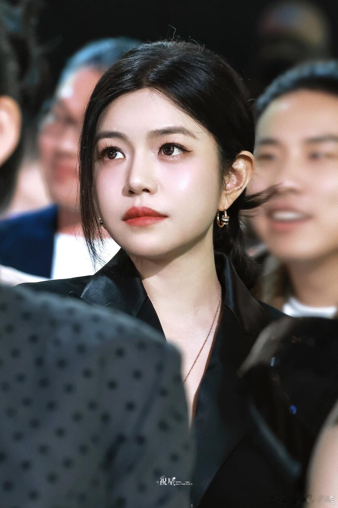 陈妍希 年纪带给女性的不只老而已 陈妍希关于女性年龄的发言清醒又有力量，不被年龄