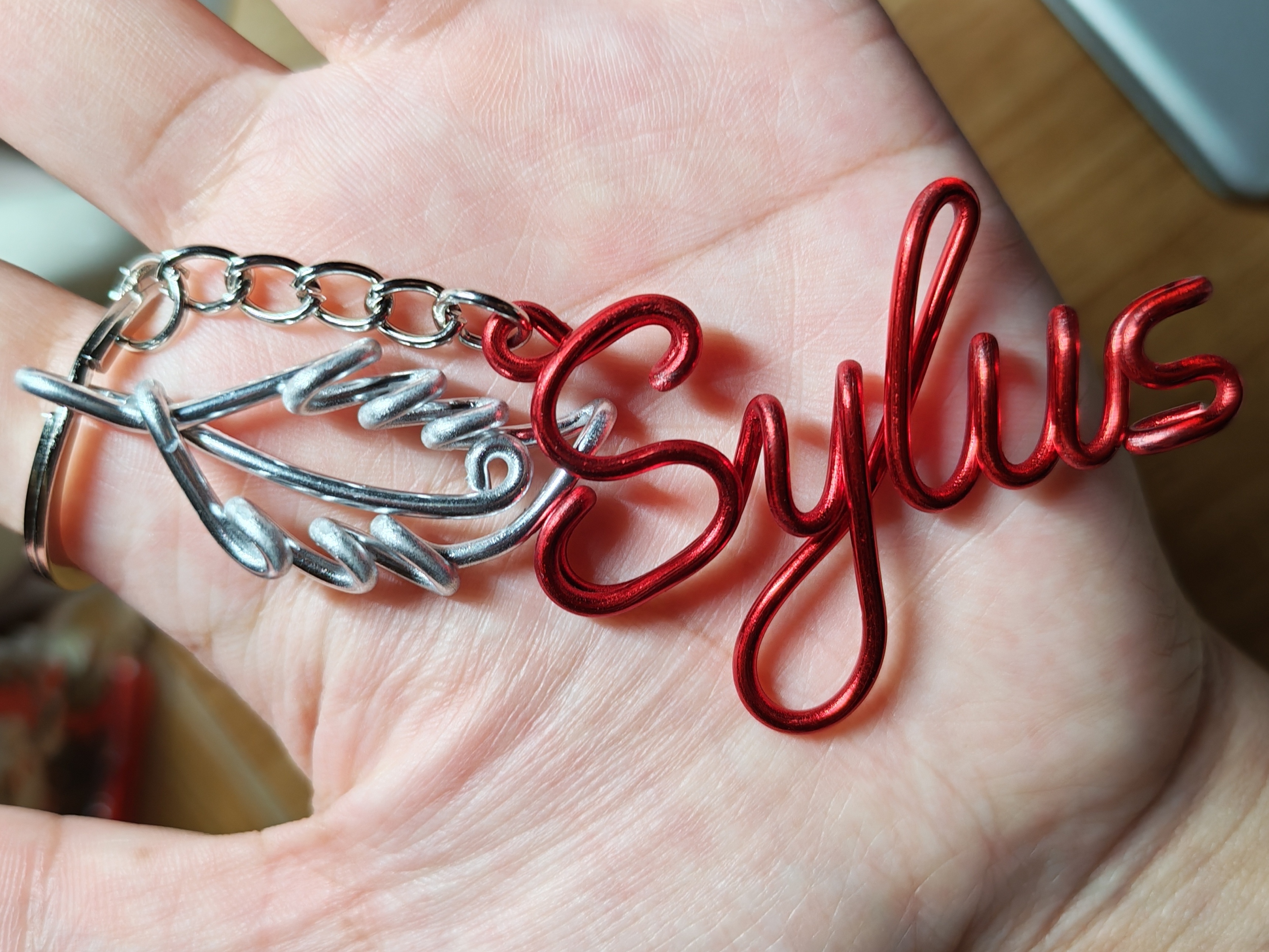 当时定的时候还跟我说羽毛会不太立体 拿到手之后感觉真的还可以啊