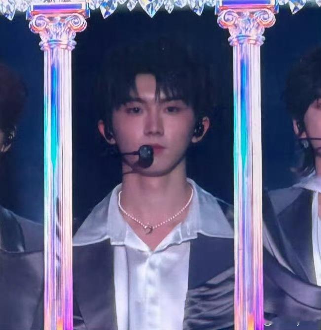 时代少年团六周年出场状态🈶 终于又看到我们的少年出现在舞台上啦