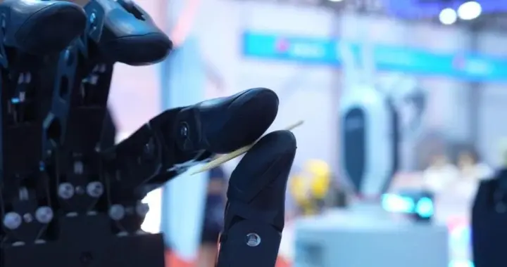 脑子比不过AI，手也要沦陷了？这只灵巧手看得我有点慌