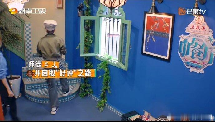 翟潇闻[超话]翟潇闻算盘打错了想靠 “刷脸 + 刷饺子” 双 buff 带货，结