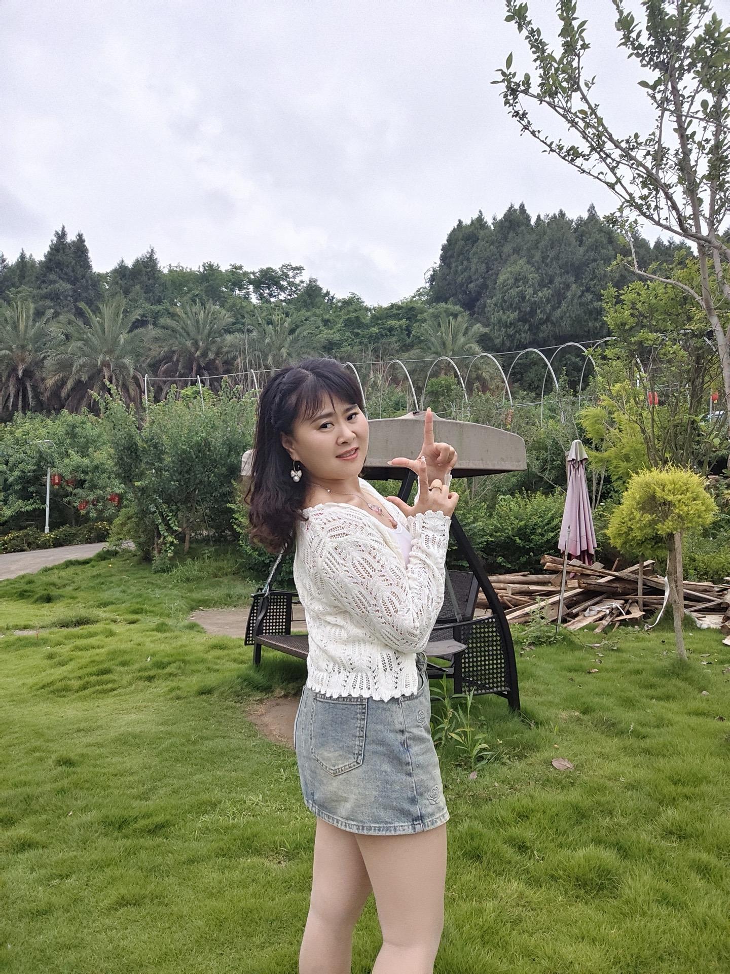 把酒叹平生，把往事熬成药，一秋风雨敬苍天，从此无年少……