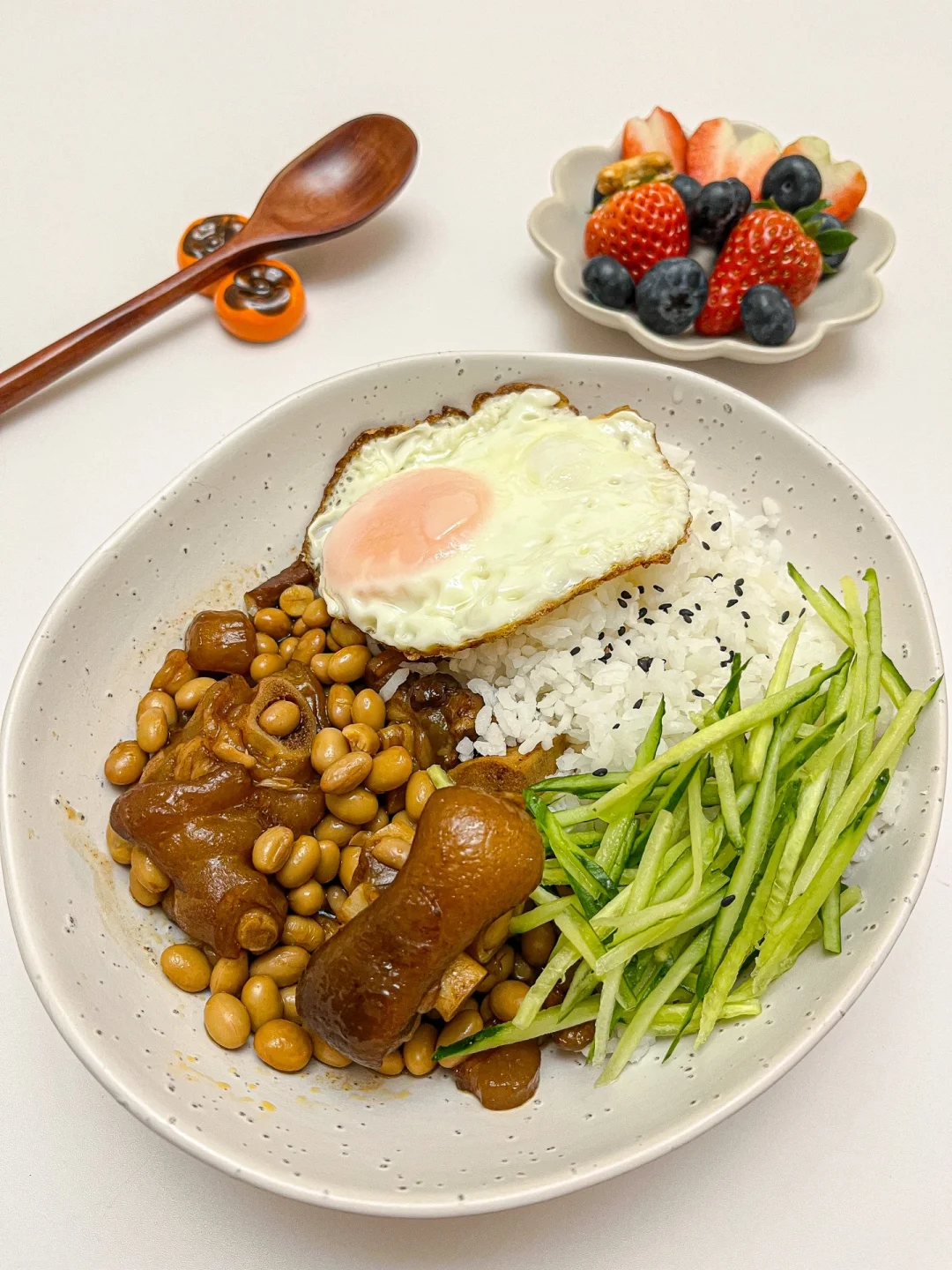 黄豆猪蹄盖饭 | Q弹软糯，胶原蛋白满满