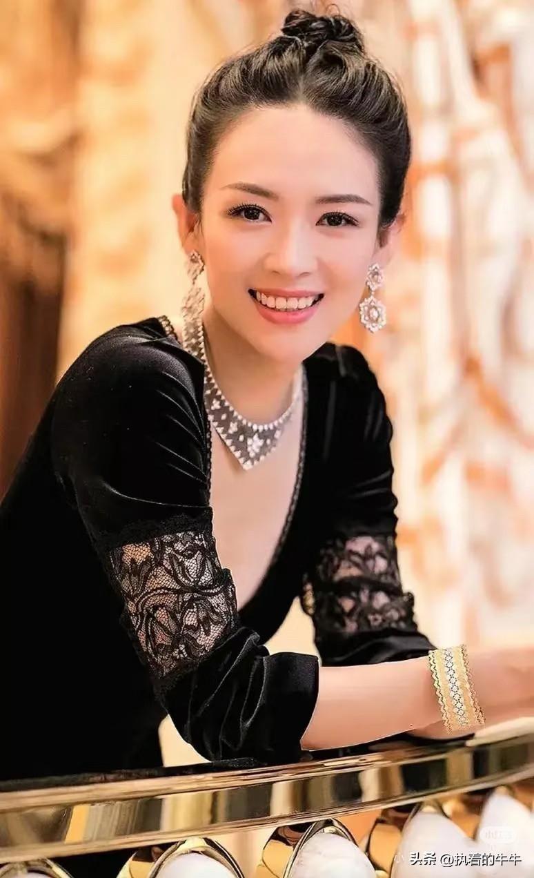 这真是章子怡吗？
章子怡为啥突然变这样了？

我印象中她的脸一直小V脸，而且骨相