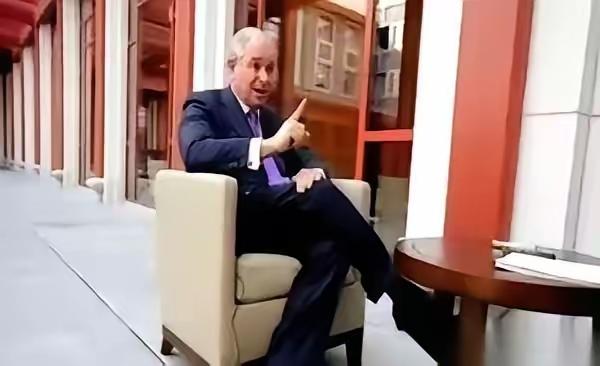 萨阿德呼吁犹太人“学中文、赴中国”，躲避战乱
 
犹太学者加德·萨阿德抛出“西方