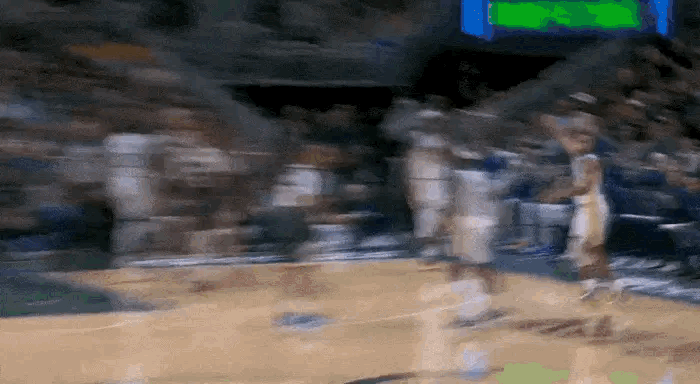 打没有字母的雄鹿，史一控4助攻5失误关键时刻疯狂失误葬送比赛2分51秒运出界外 