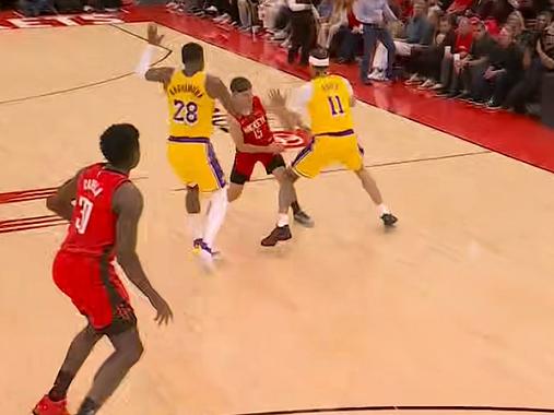 火箭被湖人打停的三个原因
北京时间4月25日，火箭与湖人的G3战来到首节2分20