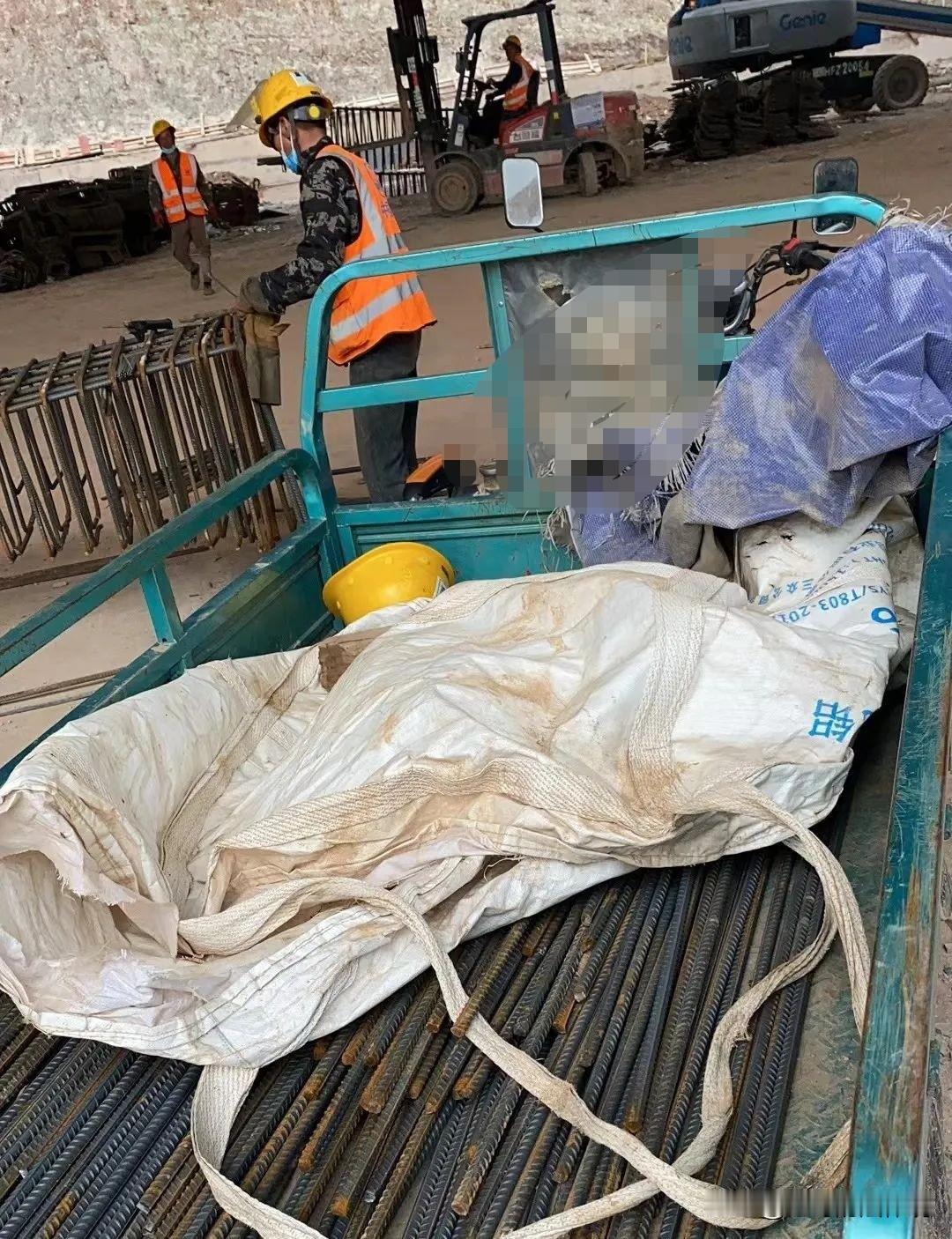 监守自盗！安徽定远，两男子利用负责施工、管材料之便，监守自盗 41.7万元建材，