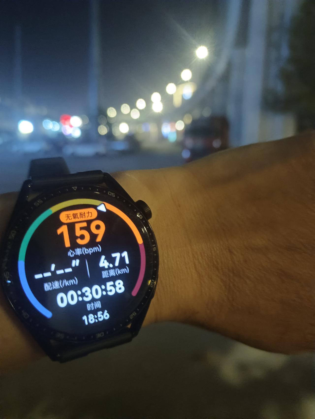 千里之外，四十多岁异乡打工人。夜跑第五天，4.7公里。愿每一个在外漂泊的异乡人，