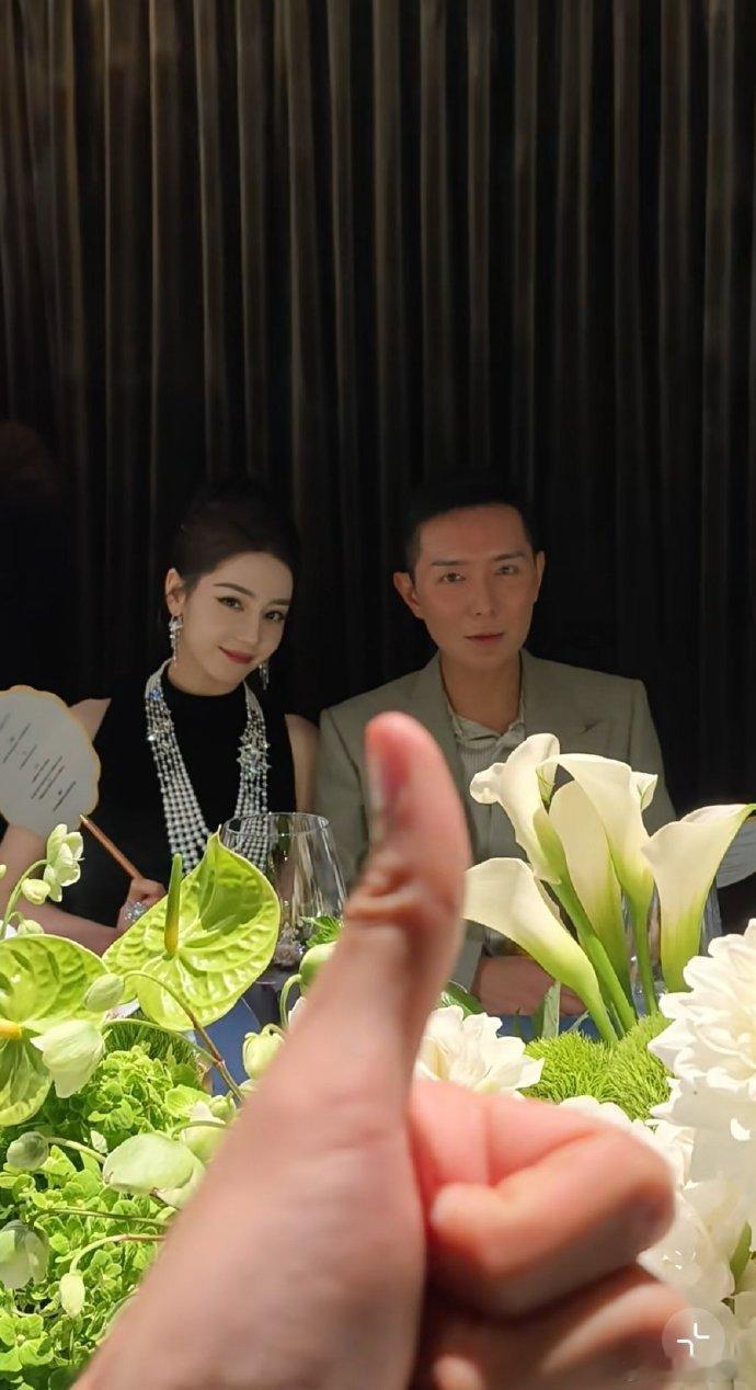 宋威龙为迪丽热巴刘冲点赞宋威龙为迪丽热巴刘冲拍照第三视角宋威龙为迪丽热巴刘冲点赞