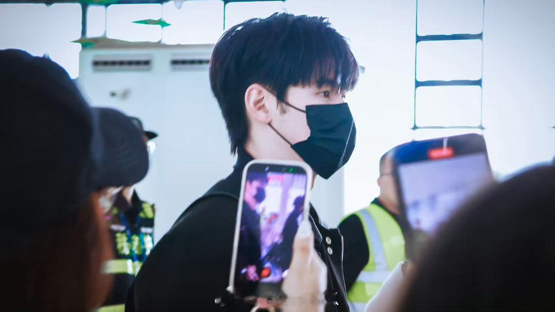 任豪去逐玉庆功宴任豪去逐玉庆功宴路透 任豪出发去逐玉庆功宴啦，北京之行必须闪耀～