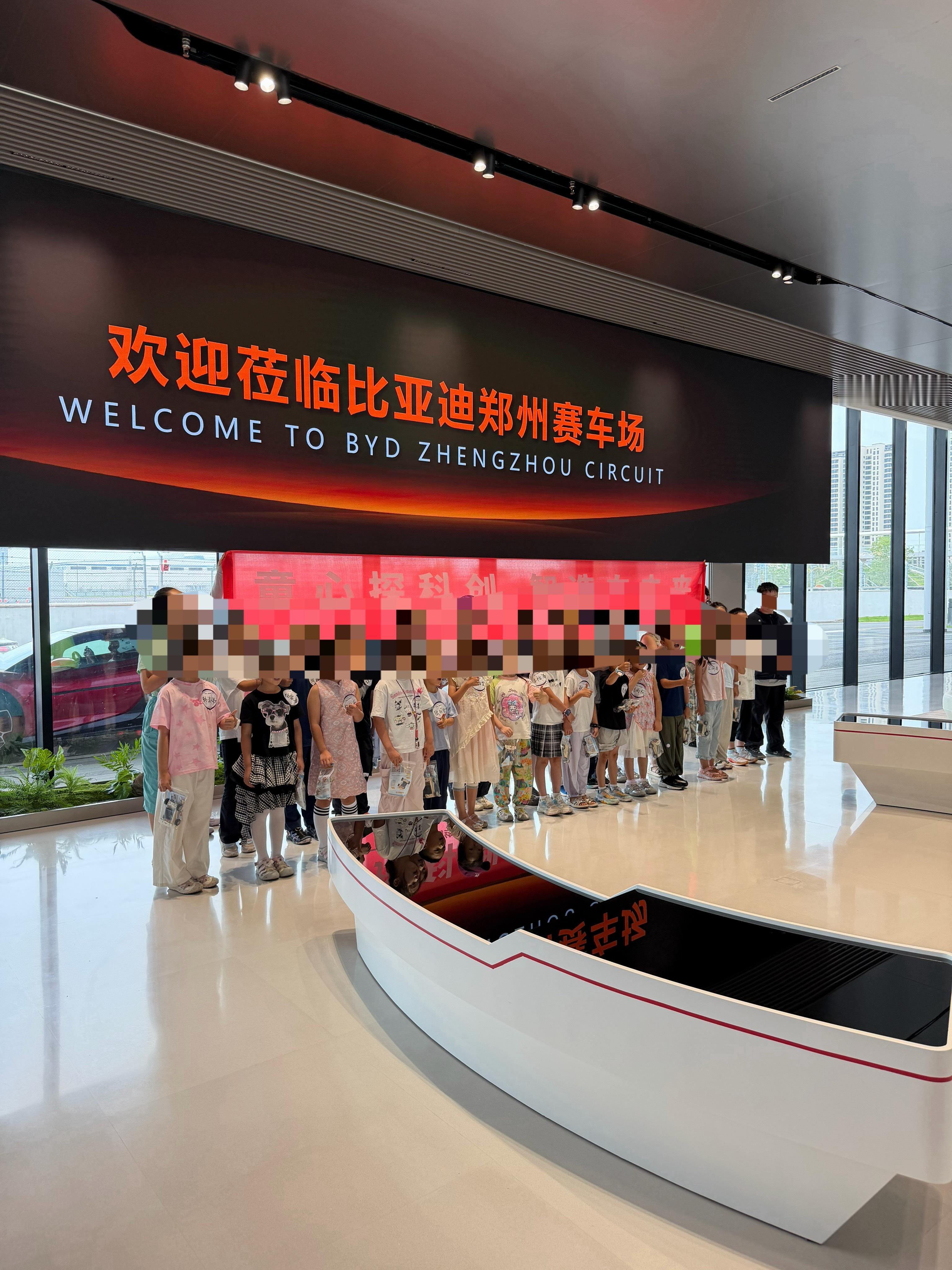 真羡慕他们，这么小就开始接触赛车文化！ 开封·比亚迪郑州赛车场